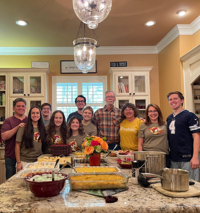 familia con algunos hijos de la misma edad