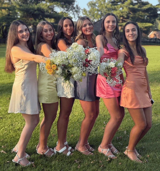 estudiantes de intercambio de Estudiar en USA preparadas para el homecoming qué es un evento del high school