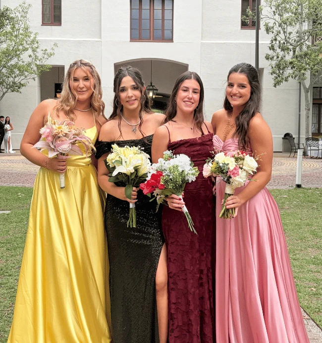 chicas vestidas para el prom en Estados Unidos