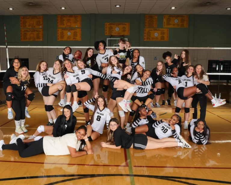 equipo de cheerleaders de un high school estadounidense
